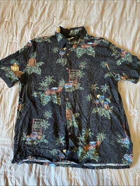 Men's Black Tropical Print Short-Sleeve Button-Up Shirt